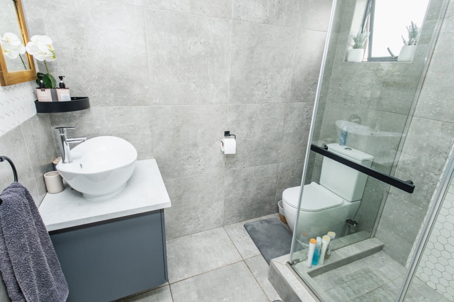 5 Bedroom Property for Sale in Somerton Estate Free State